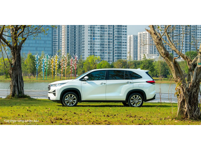 Toyota Innova Cross 2.0G
