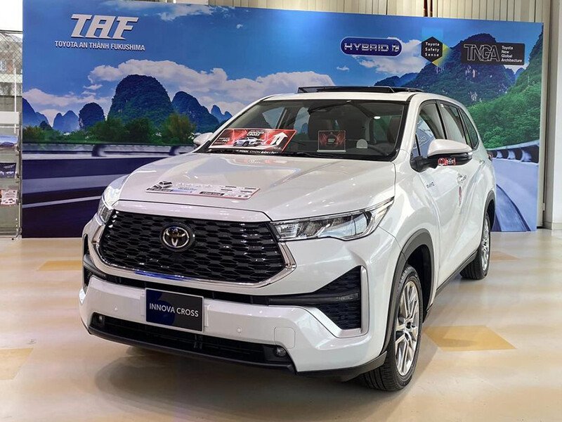 Toyota Innova Cross 2.0HEV