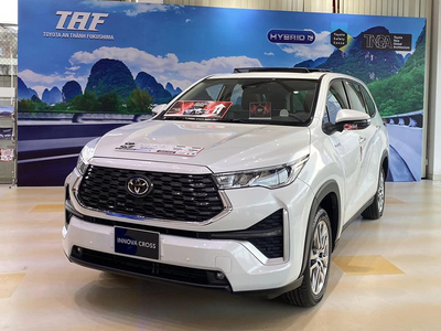 Toyota Innova Cross HEV 2025