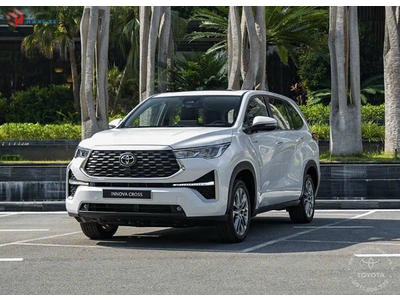 Xe Toyota Innova Cross HV 2025 - Phiên bản Hybrid