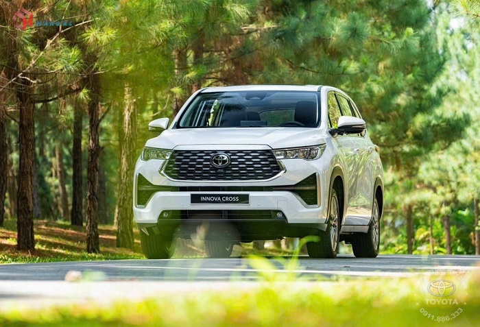 Xe Toyota Innova Cross V 2025 - Bản máy xẵng