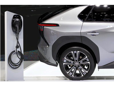 Toyota nghiên cứu pin thể rắn cung cấp sạc siêu nhanh trong 10 phút