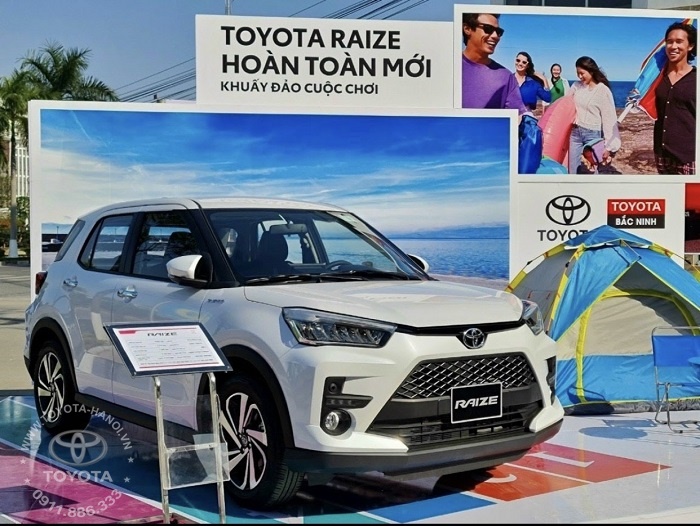 Toyota Raie 2023 màu trắng ngọc trai