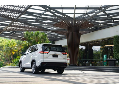 Toyota Việt Nam chính thức giới thiệu Toyota Innova Cross hoàn toàn mới