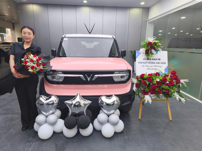 TRẦN THỊ THÙY TRÂM- NHẬN XE VF3