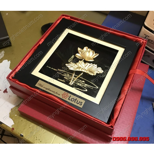 Tranh hoa sen dát vàng 20x20cm nền đen quà tặng để bàn