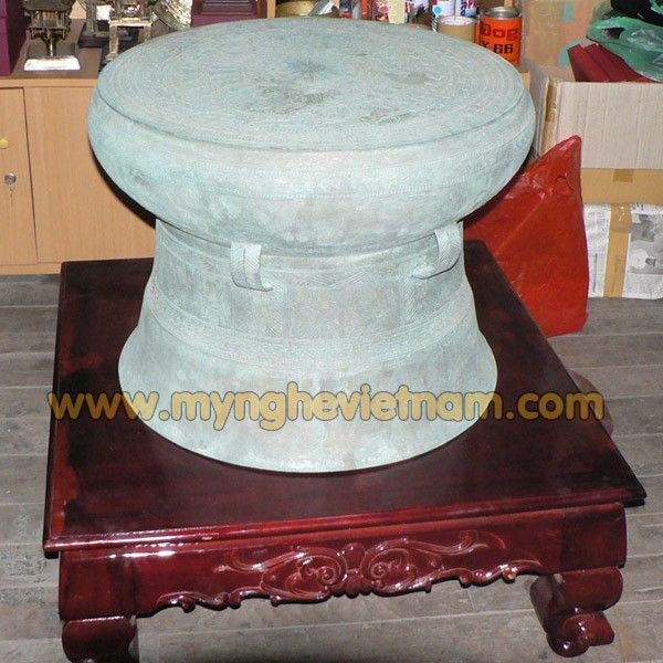 Trống đồng Đông Sơn đúc đường kính 60cm, trống đồng màu xanh giả cổ