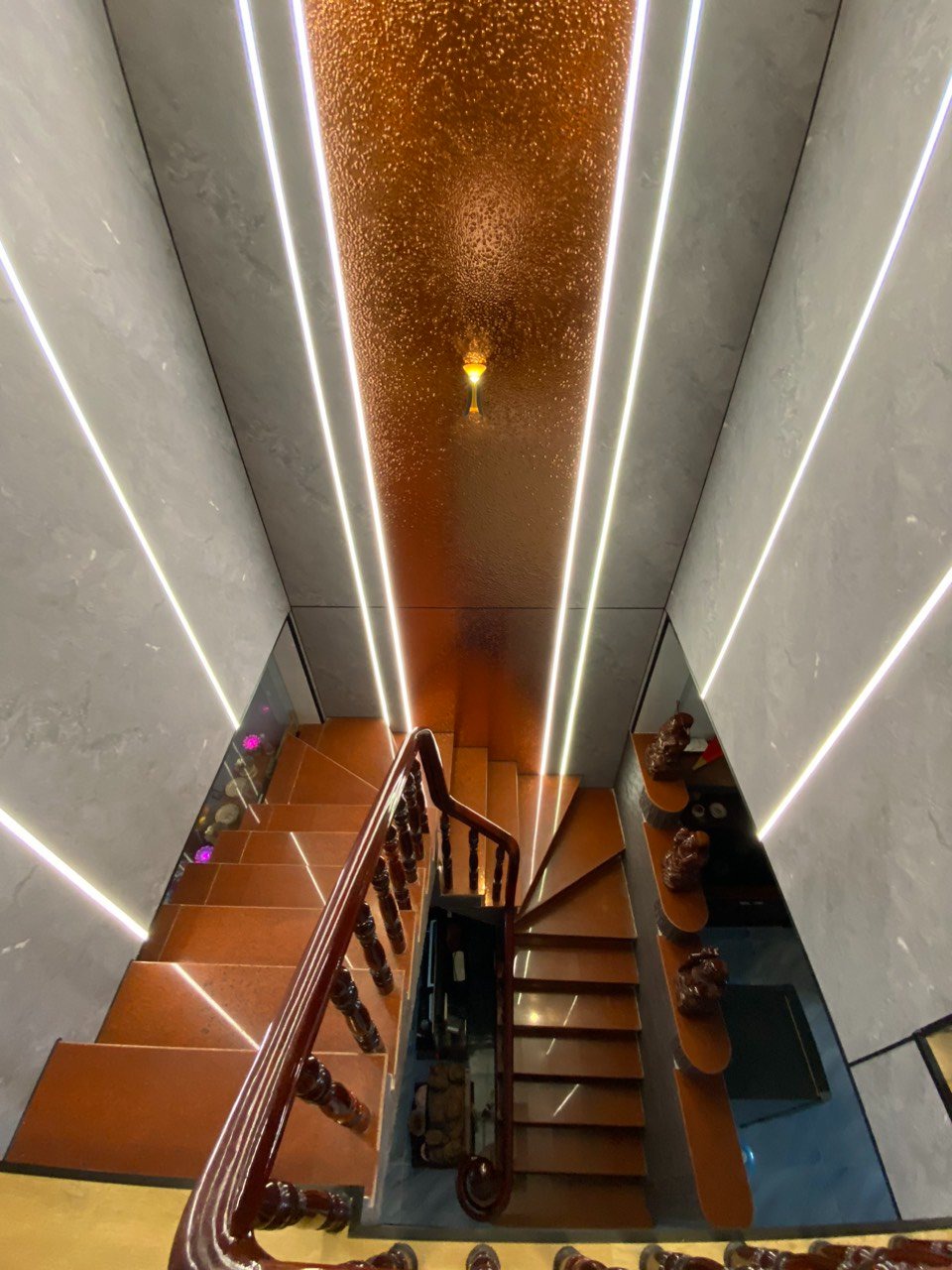 Tấm ốp sợi than tre sóng nước inox PET 8mm