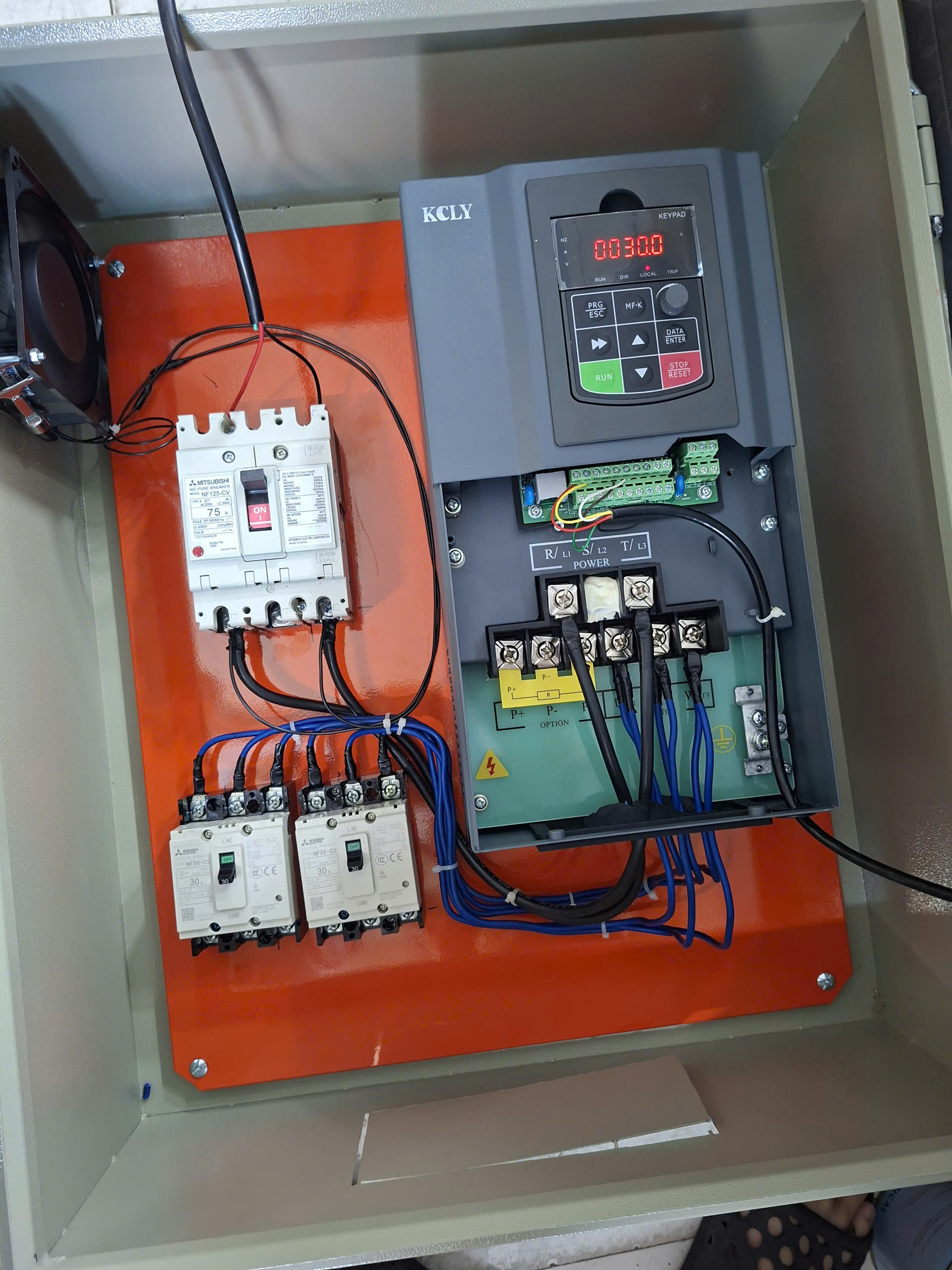 TỦ ĐIỆN BIẾN TẦN KCLY 3,7Kw - 380V