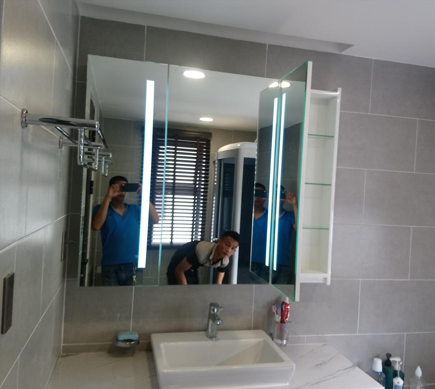 Gương Nhà Vệ Sinh