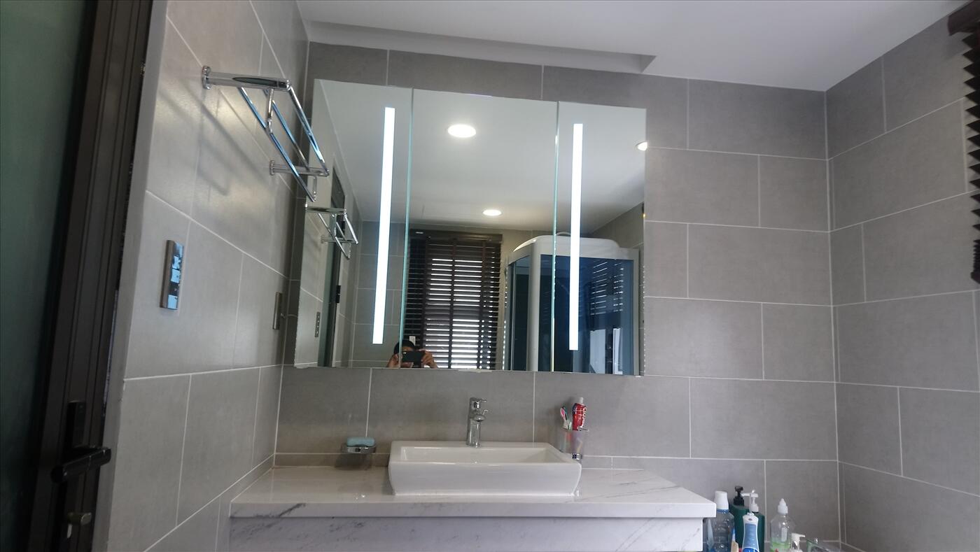 Gương Nhà Vệ Sinh