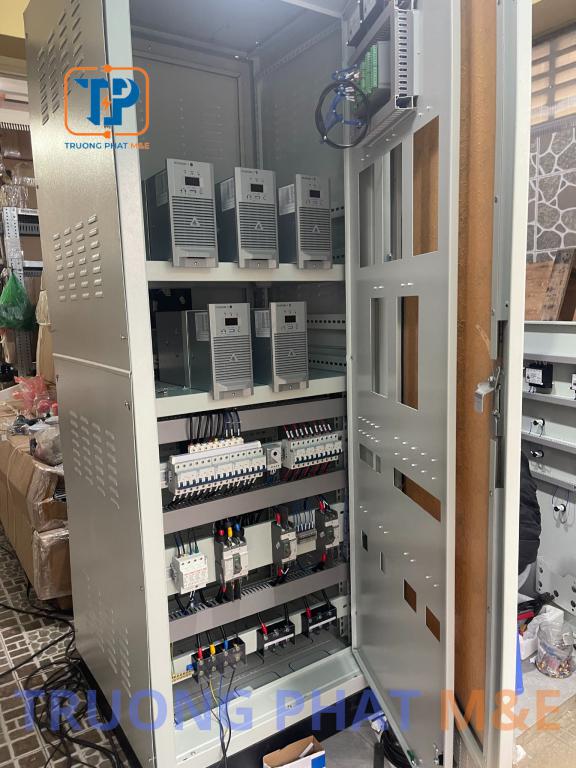 TỦ SẠC ẮC QUY 220VDC/20A KIỂU 5 MODULE