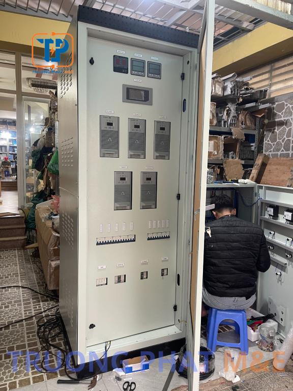 TỦ SẠC ẮC QUY 220VDC/20A KIỂU 5 MODULE