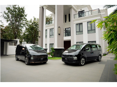 Tư vấn mua xe mới 9 chỗ tại Việt Nam — Starex hay Staria 9 chỗ?