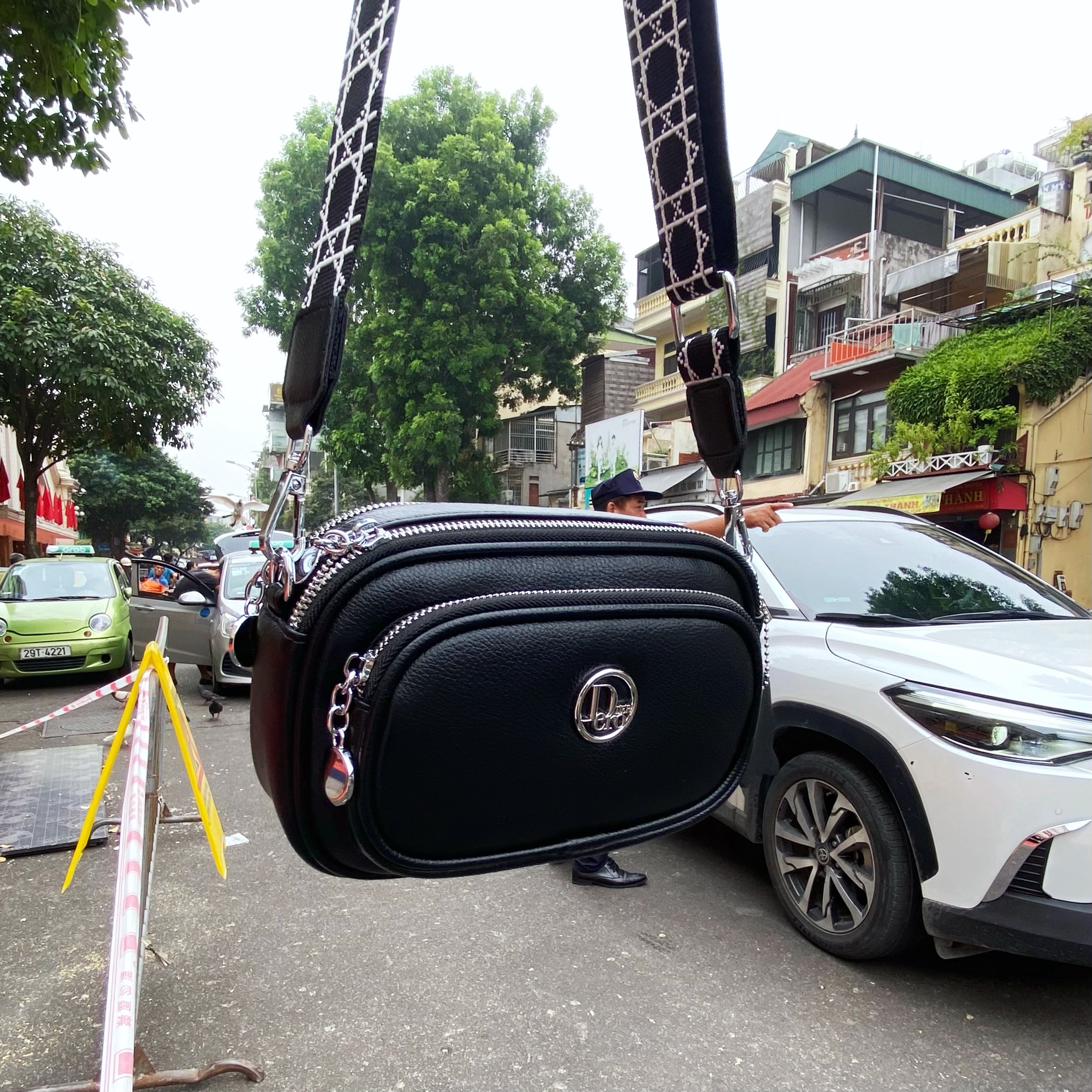 TÚI ĐEO CHÉO NỮ MÃ 15380