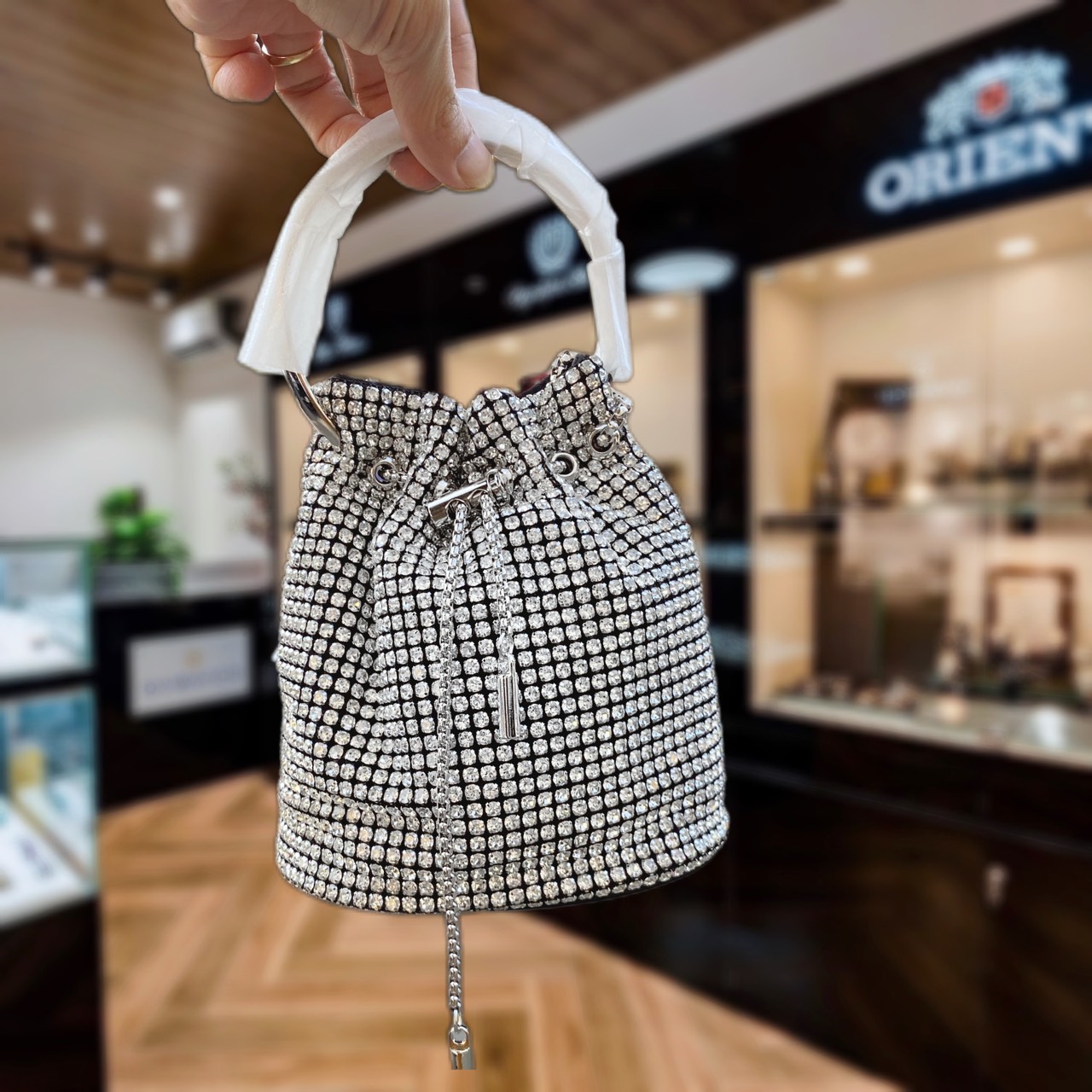 Lấp Lánh - Quý Phái với Túi Xách Đính Đá Dây Rút - Lý Tưởng cho Tiệc Tùng và Đám Cưới