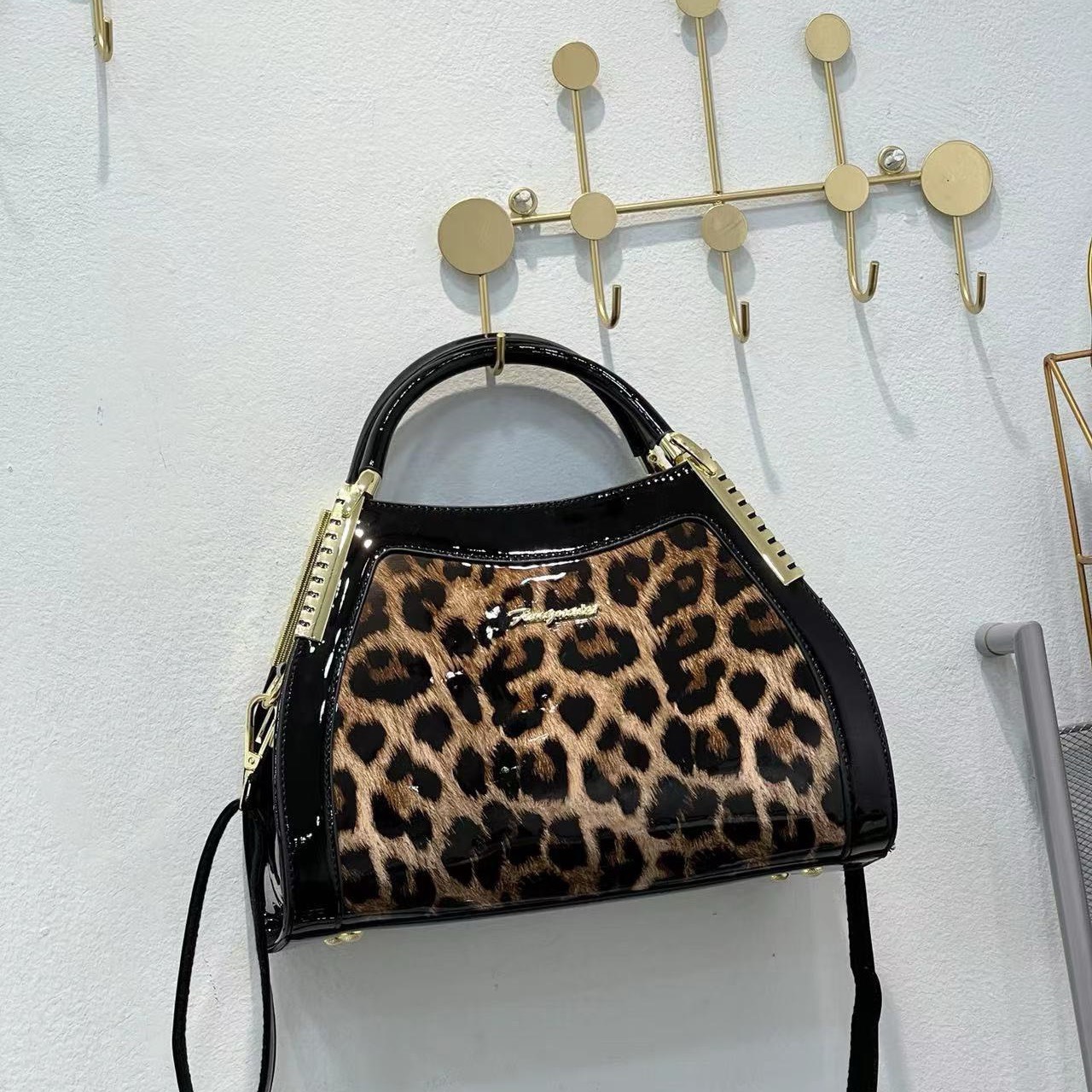 30 MẪU TÚI DỰ TIỆC DA TRĂN PHỦ BÓNG KHIẾN BẠN KHÔNG THỂ RỜI MẮT