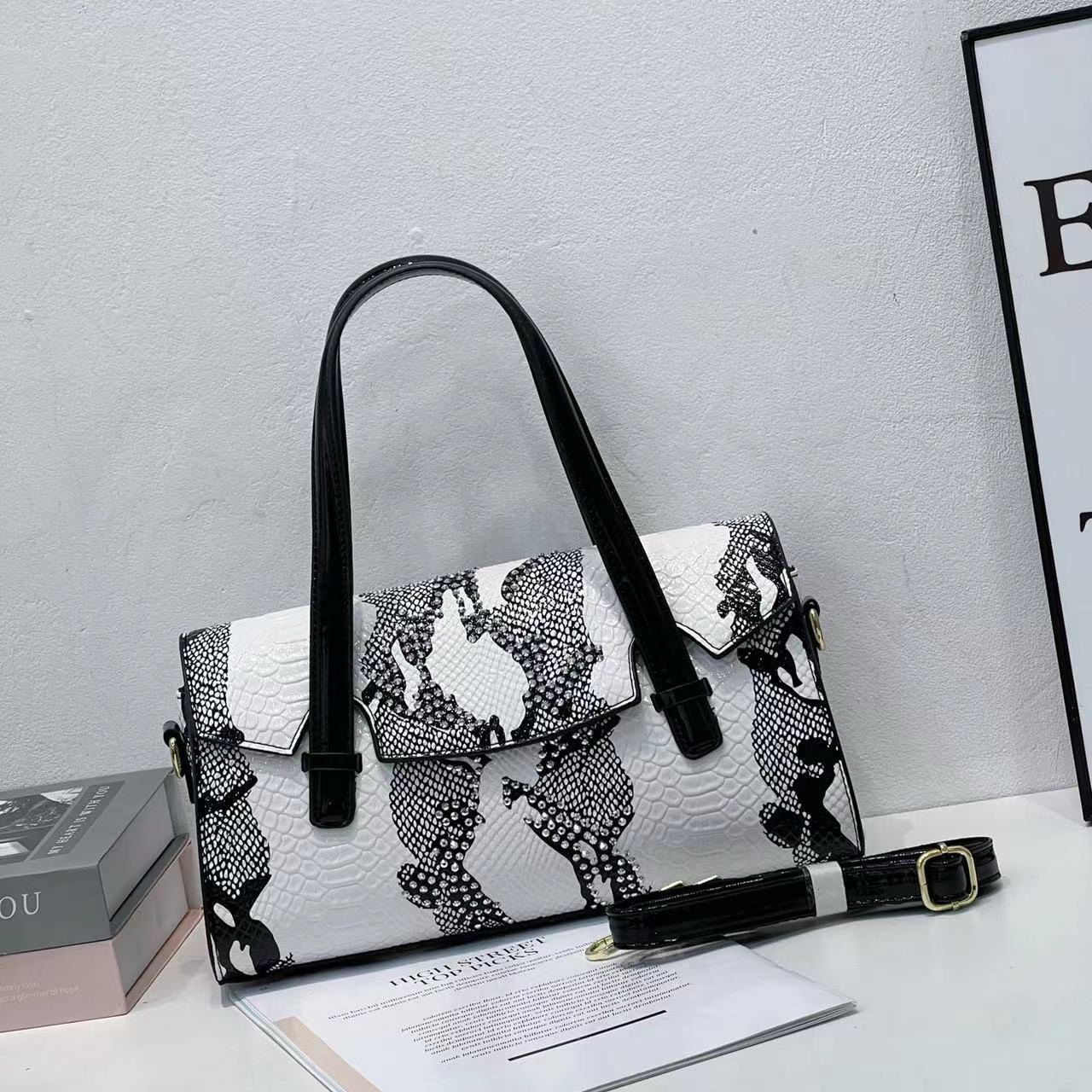 30 MẪU TÚI DỰ TIỆC DA TRĂN PHỦ BÓNG KHIẾN BẠN KHÔNG THỂ RỜI MẮT