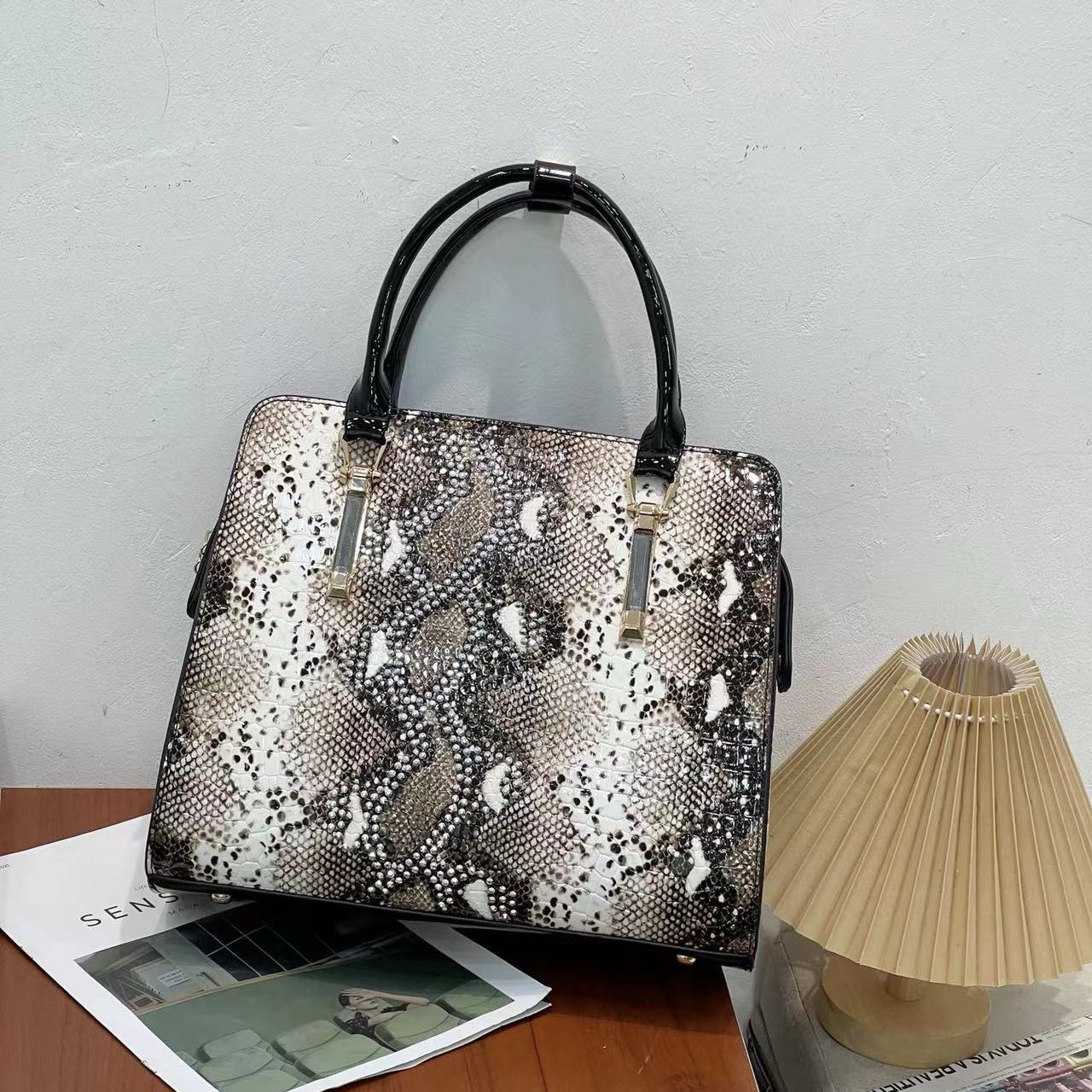 30 MẪU TÚI DỰ TIỆC DA TRĂN PHỦ BÓNG KHIẾN BẠN KHÔNG THỂ RỜI MẮT