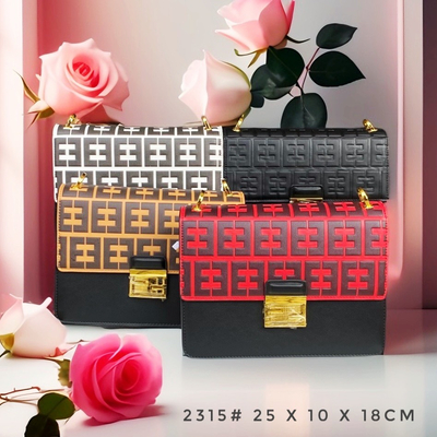 TÚI XÁCH NỮ /ĐEO CHÉO DA DẬP CHỮ NỔI MAXI CAN E FF2135