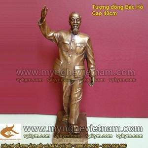 Tượng Bác Hồ, tượng Bác Hồ vẫy tay chào