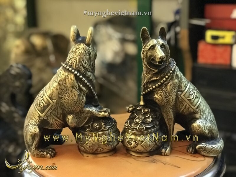Tượng chó béc giê bằng đồng phong thủy hũ tiền