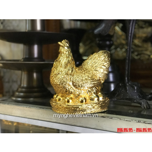 Tượng gà mái đẻ trứng vào cao 16cm bằng đồng mạ vàng