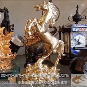 Tượng ngựa phi chân trên tiền cao 20cm