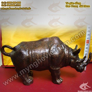 Tượng Tê giác đồng giả cổ