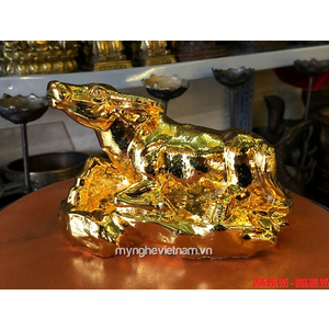 Tượng trâu đồng mạ vàng để bàn làm việc dài 16cm