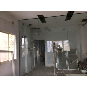 Vách kính cường lực – Uy tín, chất lượng tại TPHCM