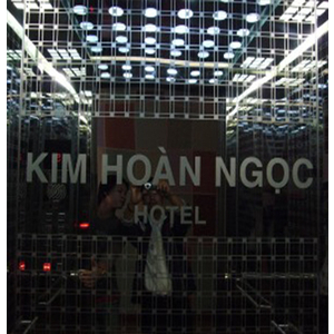 Vách sau Cabin : Inox Hoa Văn có tên K/S Kim Hoàn Ngọc