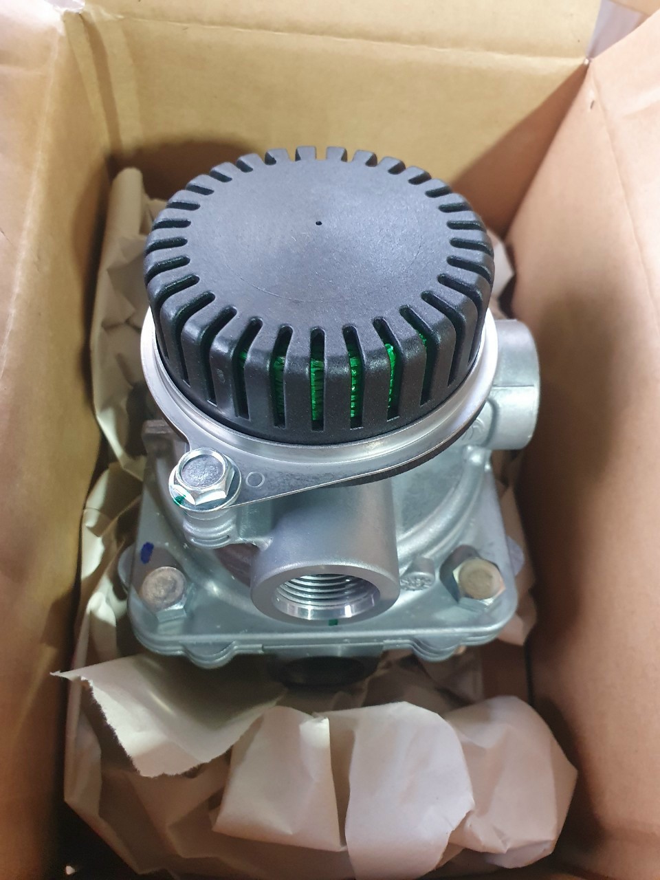 Van Chia Hơi Xe Tải ISUZU 15 Tấn FVM 6HK1