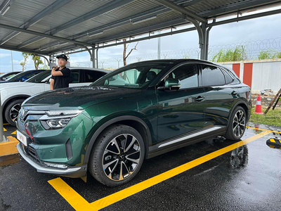 Ô tô điện VinFast VF8