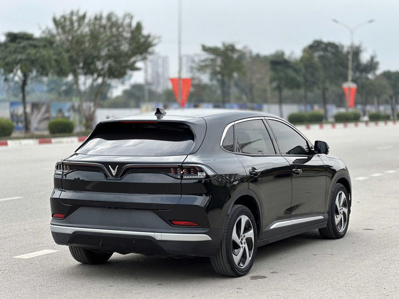 VF8 Plus -GIÁ LĂN BÁNH - ĐÃ BAO GỒM PIN