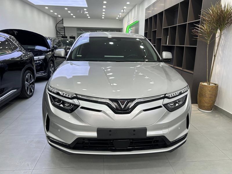 VF8 Plus -GIÁ LĂN BÁNH - ĐÃ BAO GỒM PIN