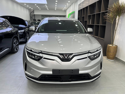 VF8 Plus -GIÁ LĂN BÁNH - ĐÃ BAO GỒM PIN