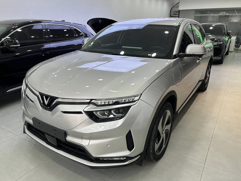 VF8 Plus -GIÁ LĂN BÁNH - ĐÃ BAO GỒM PIN