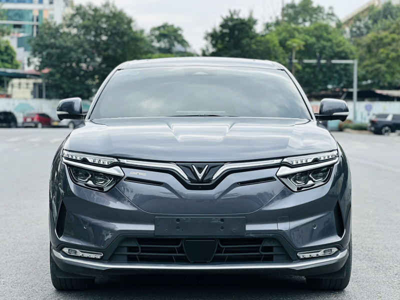 VF8 Plus -GIÁ LĂN BÁNH - ĐÃ BAO GỒM PIN