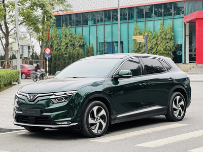 VF8 Plus -GIÁ LĂN BÁNH - ĐÃ BAO GỒM PIN