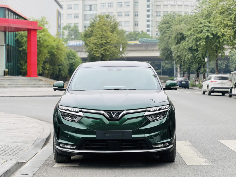 VF8 Plus -GIÁ LĂN BÁNH - ĐÃ BAO GỒM PIN