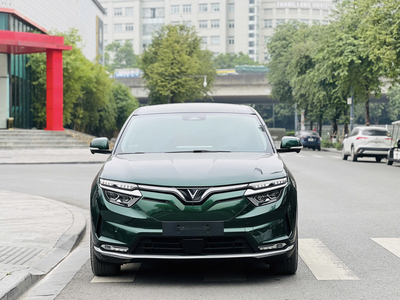 VF8 Plus -GIÁ LĂN BÁNH - ĐÃ BAO GỒM PIN