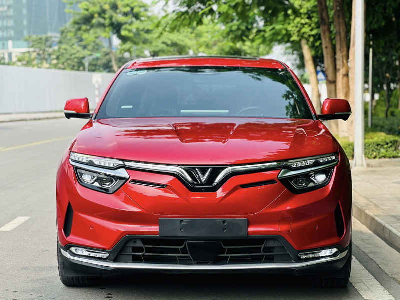 VF8 Plus -GIÁ LĂN BÁNH - ĐÃ BAO GỒM PIN