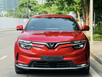 VF8 Plus -GIÁ LĂN BÁNH - ĐÃ BAO GỒM PIN