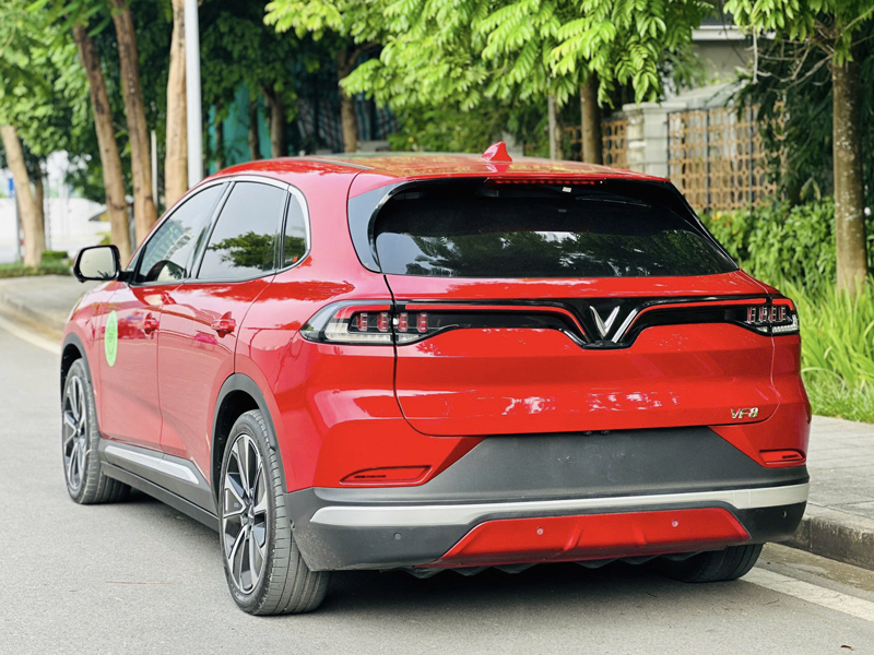 VF8 Plus -GIÁ LĂN BÁNH - ĐÃ BAO GỒM PIN