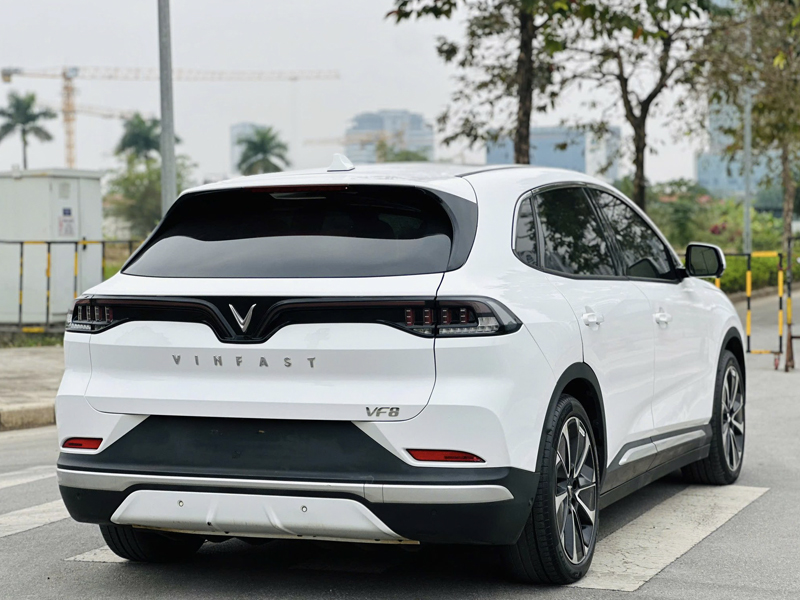 VF8 Plus -GIÁ LĂN BÁNH - ĐÃ BAO GỒM PIN