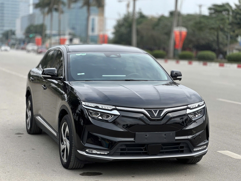 VF8 Plus -GIÁ LĂN BÁNH - ĐÃ BAO GỒM PIN