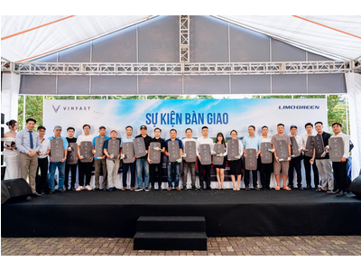VinFast bàn giao 250 xe Limo Green tại Hà Nội, Đà Nẵng và TP.HCM