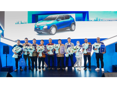 VINFAST CHÍNH THỨC BÀN GIAO Ô TÔ ĐIỆN VF 5 TẠI INDONESIA