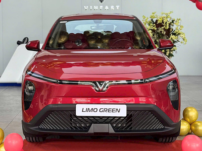 VinFast Limo Green